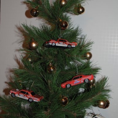 ARNIE BESWICK CHRISTMAS TREE