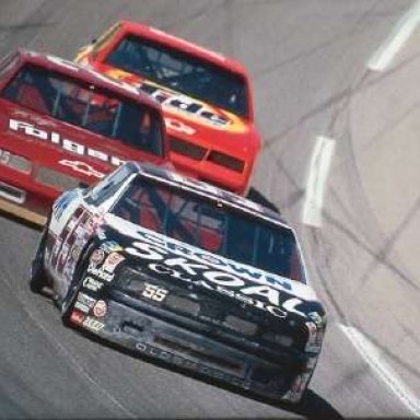 1988 Phil Parsons leads Ken Scrader and Darrell Waltrip
