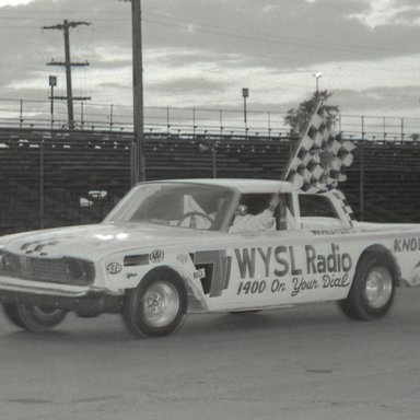 a1 Danny Knoll WYSL Ford LM on track flag shot