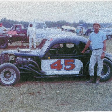 Gil Hearne with William Mason's coupe at Langhorne