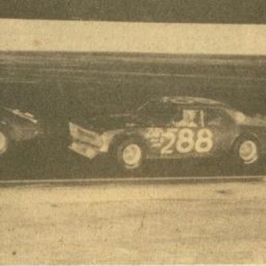 1976 World Series - Bob Senneker leads Donnie Allison and Jim Bickerstaff _Gordon Williamson Photo_