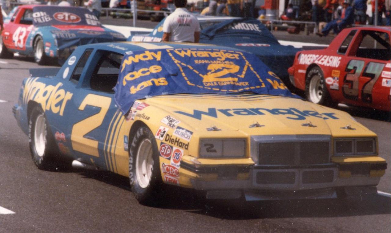 Dale Earnhardt 2 Wrangler Pontiac Martinsville 1981 - Gallery