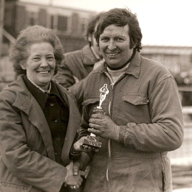 Lilly Barnes & Alen Cayzer at Wisbech. I spoke to Alan in May 2009 at the Norfolk Arena, Kings Lynn wher his son Steve was running in the F1's