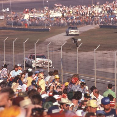 #21 David Pearson 1976 winner of the Daytona 500.