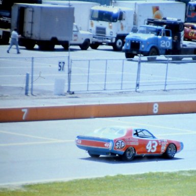 #43 Richard Petty 1975 Motor State 400