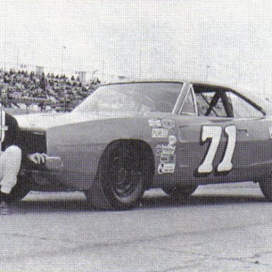 bobbyisaac71-viR.L.