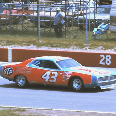 #43 Richard Petty 1976 Cam 2 Motor Oil 400 @ Michigan