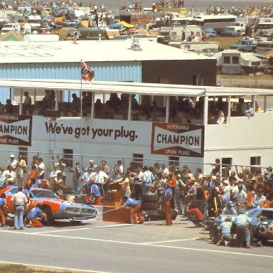 #54 Lennie Pond #43 Richard Petty 1976 Cam 2 Motor Oil 400 @ Michigan