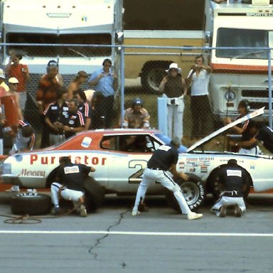 #21 David Pearson    1976 Cam 2 Motor Oil 400 @ Michigan