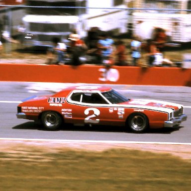#2   Bobby Allison 1976 Cam 2 Motor Oil 400 @ Michigan
