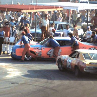 #18  Joe Frasson  #43 Richard Petty  1976 Daytona 500