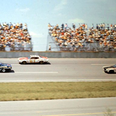 #76 Ben Arnold #61 Clarence Lovell #10 Bill Champion 1972 Yankee 400 @ Michigan