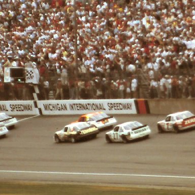 #9 Bill Elliott #5 Geoff Bodine #28 Davey Allison #17 Darrell Waltrip #27 Rusty Wallace #7 Alan Kulwicki #23 Eddie Biershwale 1988 Miller High Life 400 @ Michigan