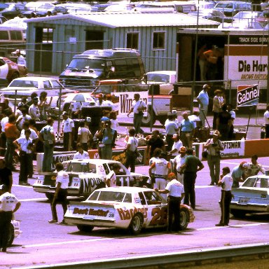 #11 Darrell Waltrip #75 Joe Millikan #33 Harry Gant #28 Cale Yarborough #15 Benny Parsons 1981 Gabriel 400 @ Michigan