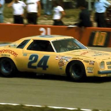 #24 Cecil Gordon 1976 Champion Spark Plug 400 @ Michigan