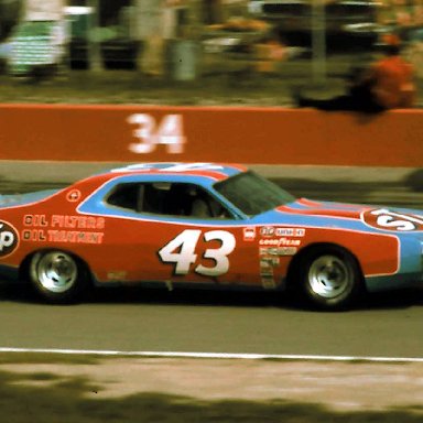 #43 Richard Petty 1976 Champion Spark Plug 400 @ Michigan