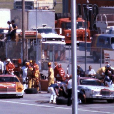 #21 David Pearson #11 Cale Yarborough 1977 Champion Spark Plug 400 @ Michigan