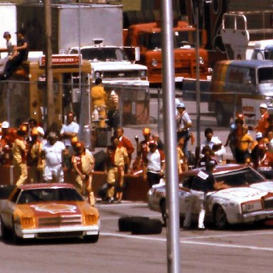 #21 David Pearson #11 Cale Yarborough 1977 Champion Spark Plug 400 @ Michigan