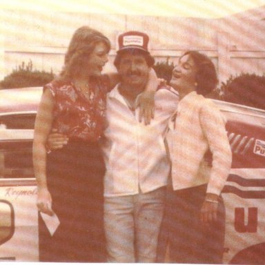 Neil Bonnett with Harlow's 21