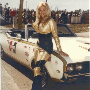 1969_Linda_09