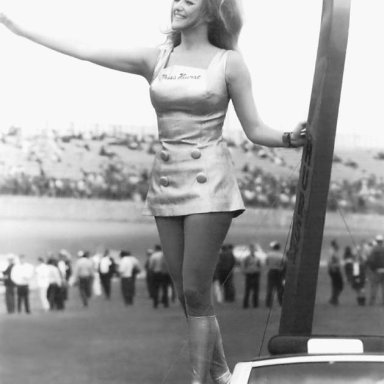 Linda Vaughn