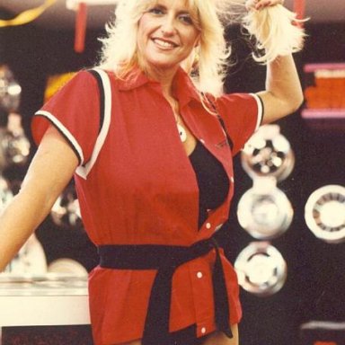 Linda Vaughn