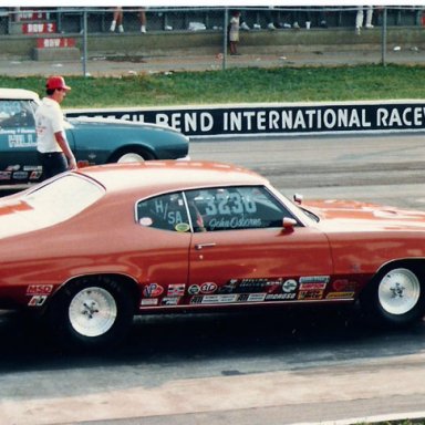 84SPORTS_JOHN_OSBORNE_VS_DENNy HILLMAN