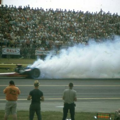 BIG_BURNOUT_DRAGSTER_66INDY