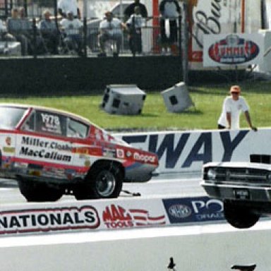 DON_MCCALLUM_VS_RAYBOURN_02 INDY