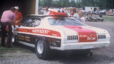 Billy The Kid in 1974 springnts pit from behind  photo by Todd Wingerter