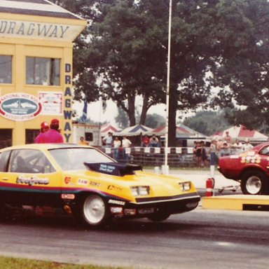 Bob Zook C-G Monza  vs Ron AndersonB-Sm 72 Maverick 1980 PHR race