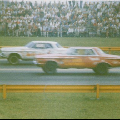 Jerome Srals white dodge  vs  1965 Indy Class run