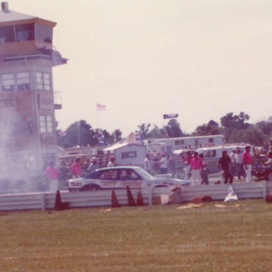 Wayne Gapp & Roush vs cann't makeit out 1974 Indy