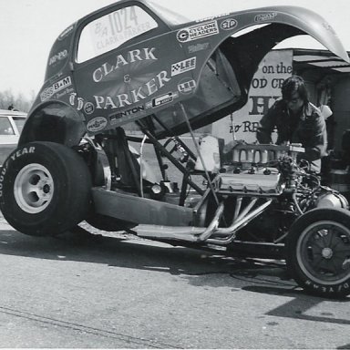 Clark & Parker B-a working in Milan pit