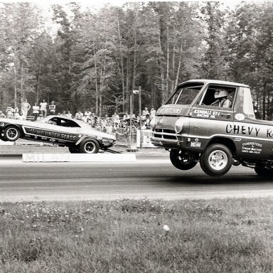 Chevy Rebellion vs Hemi Under Glass at Milan 7-8-73