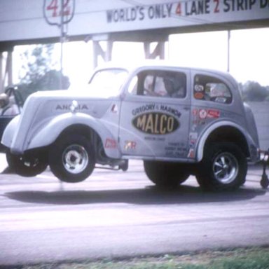 Gregory & Harmon coming off 1970 Dragway 42  photo by Todd Wingerter