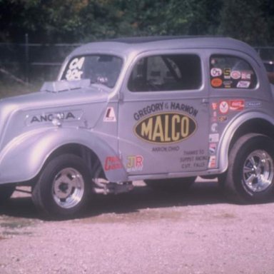 Gregory& Harmon Andlia c-a 1970 Dragway 42 pit  photo by Todd Wingerter