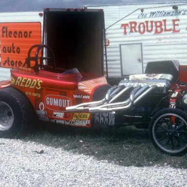 Joe williamson E-A 1975 Springnts pit  photo by Todd Wingerter