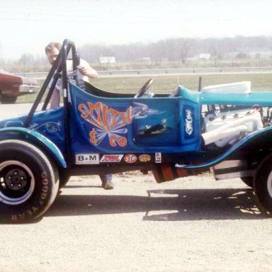 Lynn Smith & Co. A-sr new paint job 73  photo by Todd Wingerter