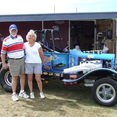 Lynn Smith & wife 2008 Qu aker city  photo by Todd Wingerter