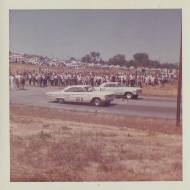 Old Reliable IV v The Fastest Ford Alive at Mason Dixon -the third photo found of them on the line