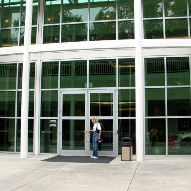 2004_0915 front of Gribbs