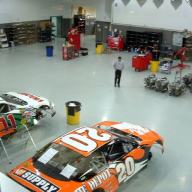 2004_0915 Gibbs car shop