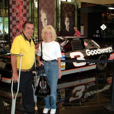 2004_0915 Tom & Ruth at # 3 shop