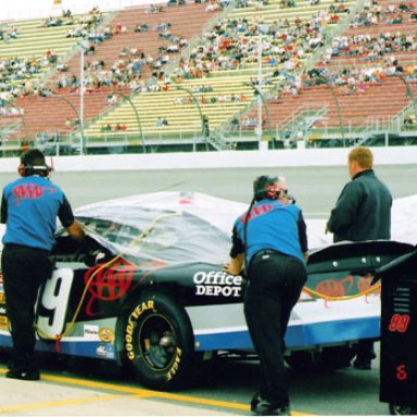 #99 CARL EDWARDS READY To Quilf 6-05