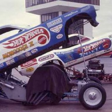 SNAKE & MONGOOSE CARS