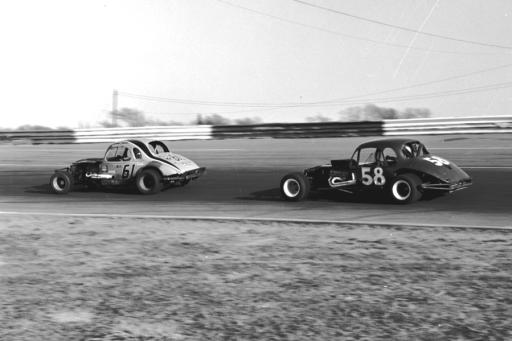 1971 Evans Leads Merv Treichler - Gallery - Ron Wetzler | racersreunion.com