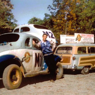 Ray Fox with the M1 fishcarb  driven by Fireball Roberts2 medium