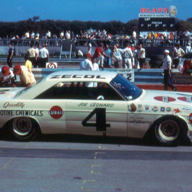 4 Joe Leonard