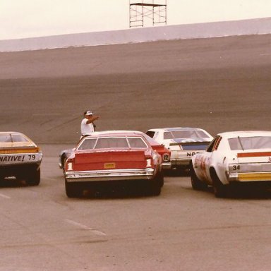 79 FRANK WARREN 1 DONNIE ALLISON 12 BOBBY ALLISON 15 BUDDY BAKER 34 NESTOR PELES 1977